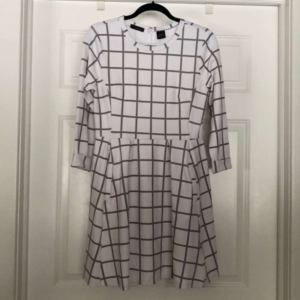 K By Kersh White & Gray Dress With Pockets Size M